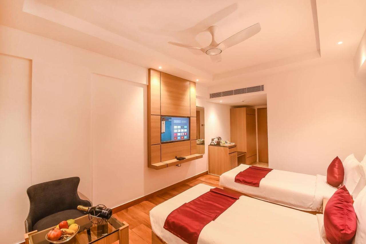Emerald Clarks Inn Suites Mysore Buitenkant foto