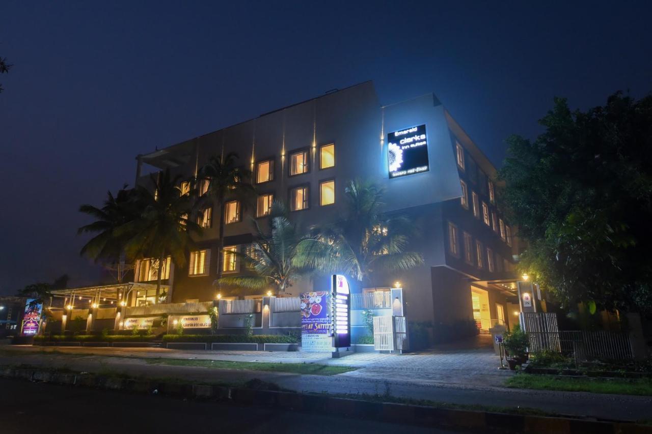 Emerald Clarks Inn Suites Mysore Buitenkant foto
