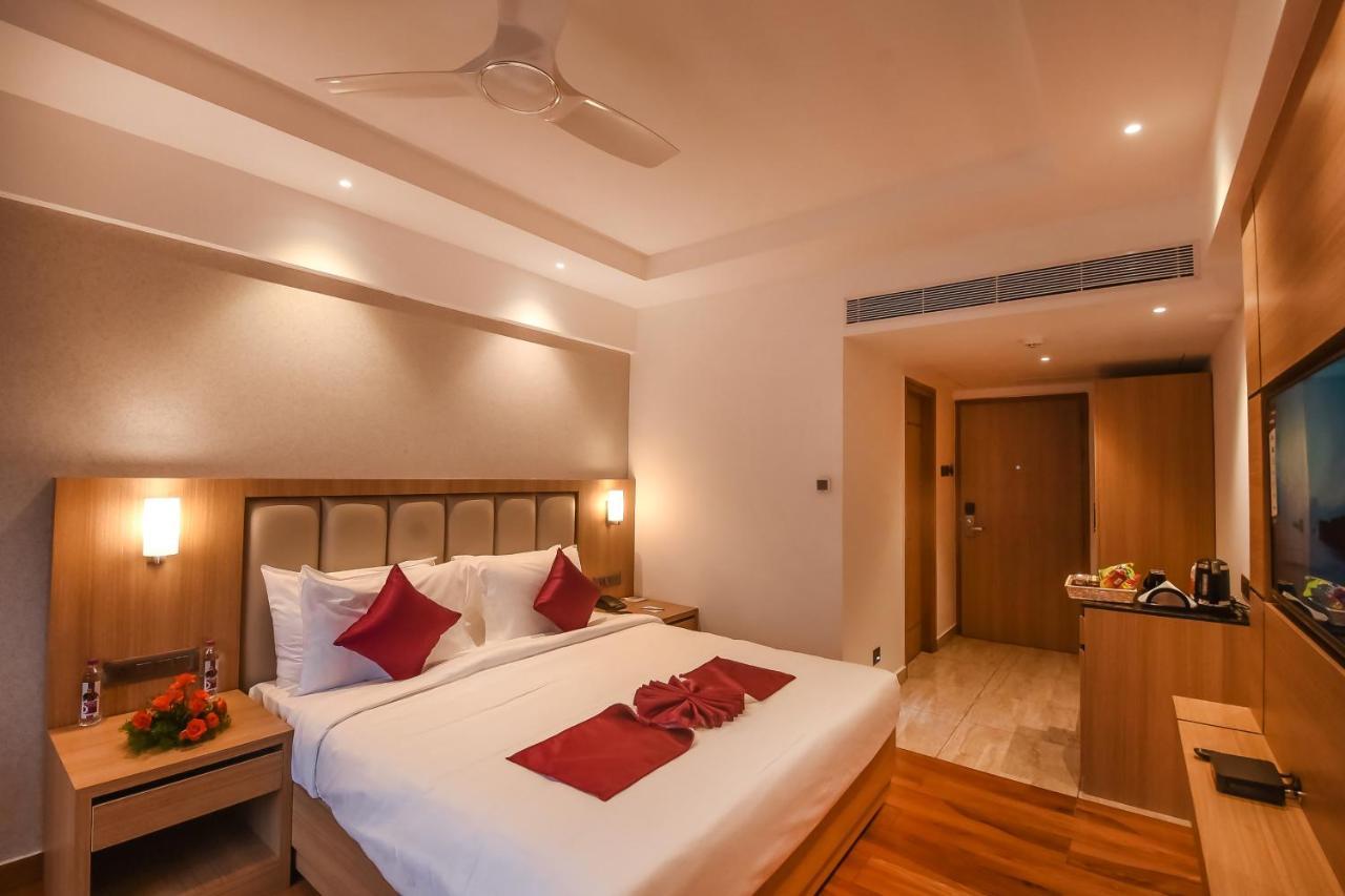Emerald Clarks Inn Suites Mysore Buitenkant foto