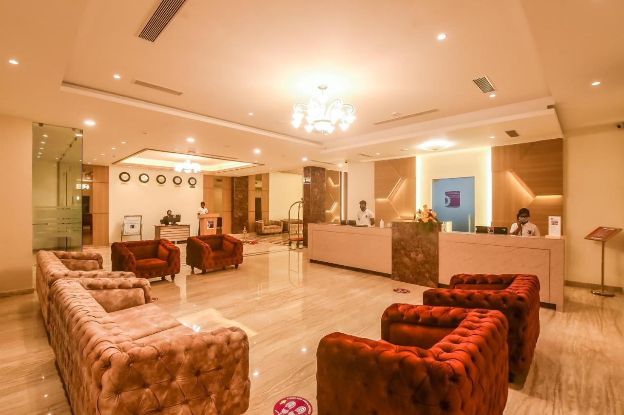 Emerald Clarks Inn Suites Mysore Buitenkant foto