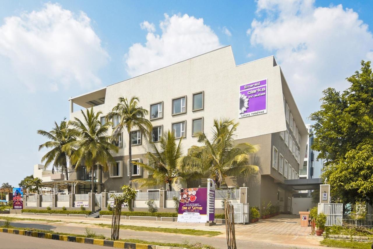 Emerald Clarks Inn Suites Mysore Buitenkant foto