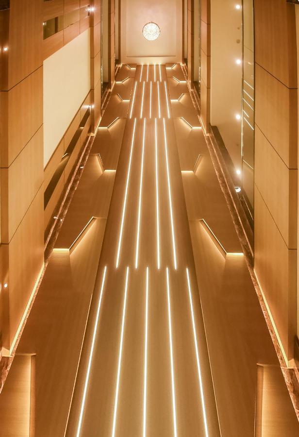 Emerald Clarks Inn Suites Mysore Buitenkant foto